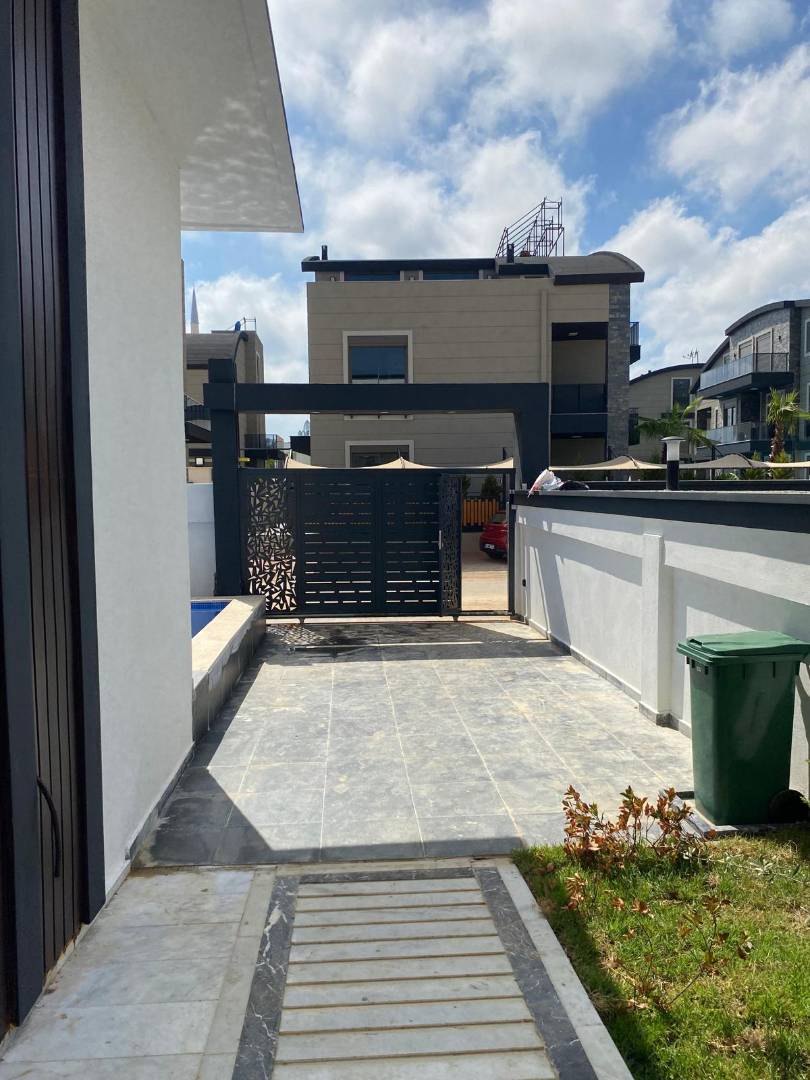 Serik Belek'te Şık Tasarıma Sahip, Özel Havuzlu, 3+1, Kiralık Villa-34038