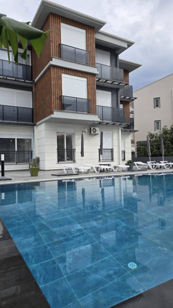 Serik Kadriye'de Site İçerisinde, Ortak Havuzlu, 1+1 Apart