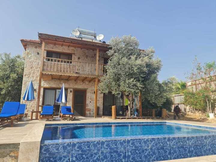 Seydikemer'de Doğa İle İç İçe, Harika Deniz Manzaralı, 4 Kişilik Kiralık Villa