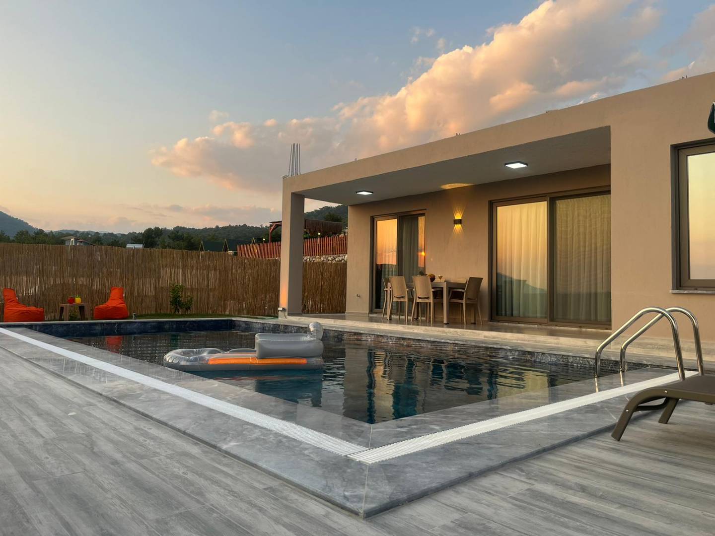 Muğla Fethiye'de Balayı Çiftleri İçin Uygun, Özel Havuzlu, Modern Villa          