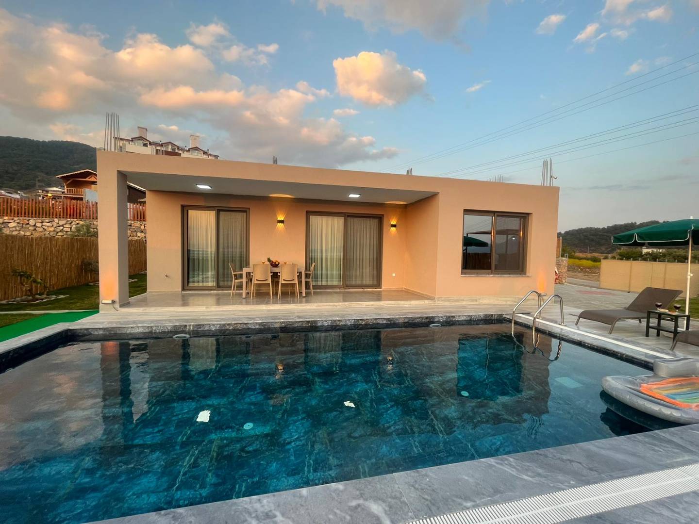 Muğla Fethiye'de Balayı Çiftleri İçin Uygun, Özel Havuzlu, Modern Villa          