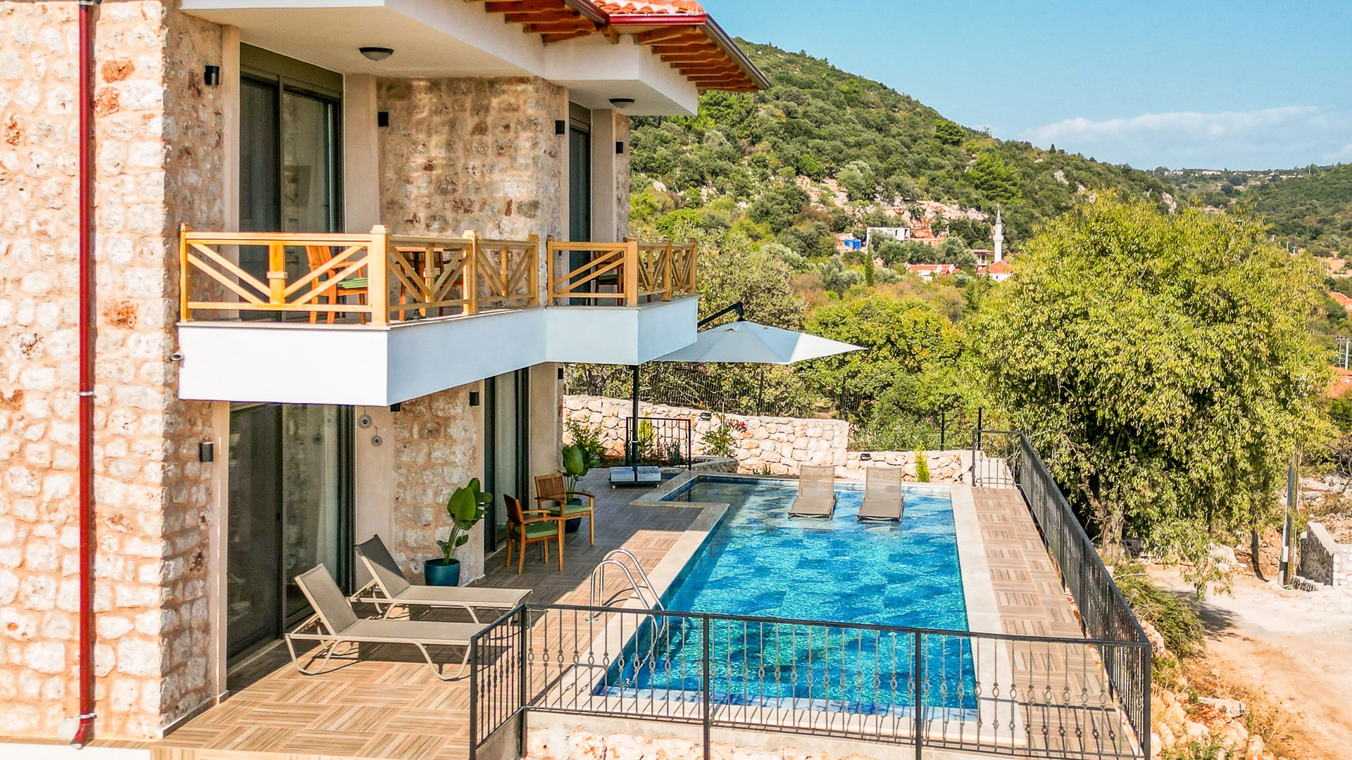 Kaş Çukurbağ'da Çekirdek Ailelere Uygun, Özel Havuzlu, Taş Villa