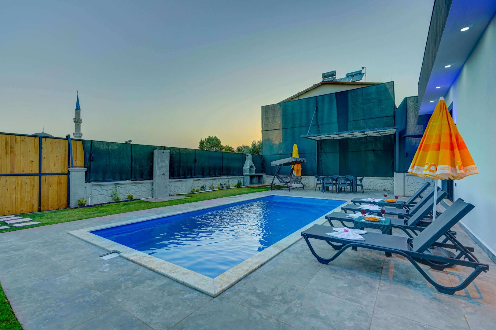 Fethiye Çamköy'de Çekirdek Ailelere Uygun, Özel Havuzlu, Modern Tasarımlı Villa