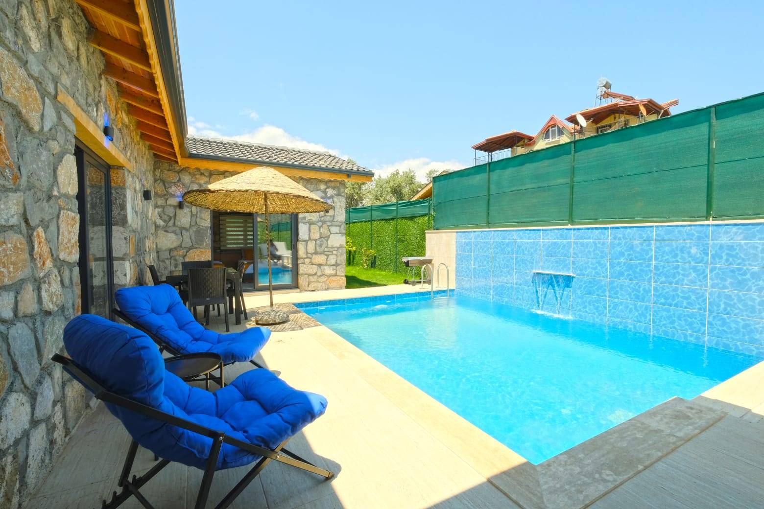 Fethiye Karaçulha'da Taş Mimarili, Özel Havuzlu, Modern Villa