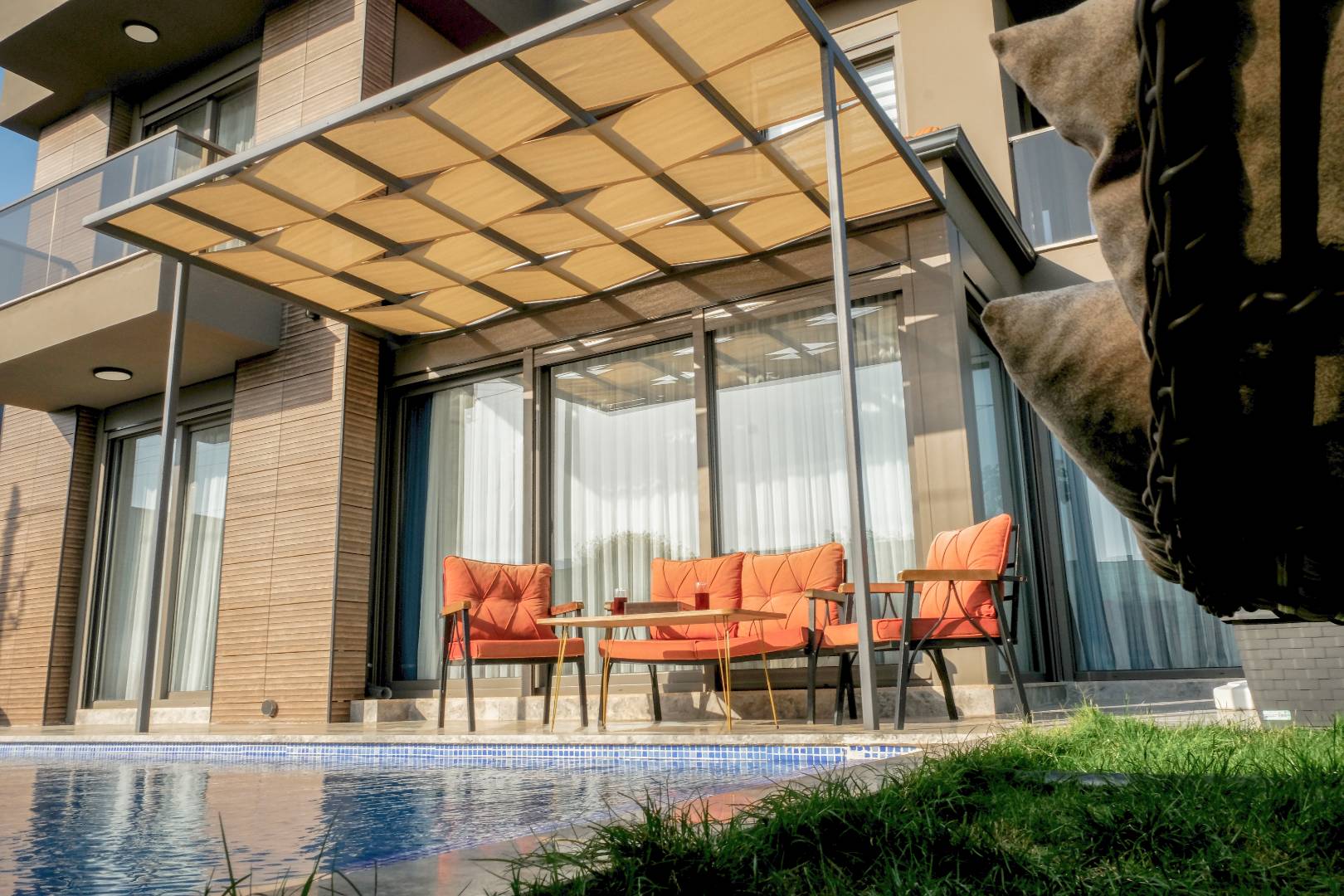 Kaş Çukurbağ'da Modern Tasarımlı, Özel Havuzlu, Bahçeli Villa