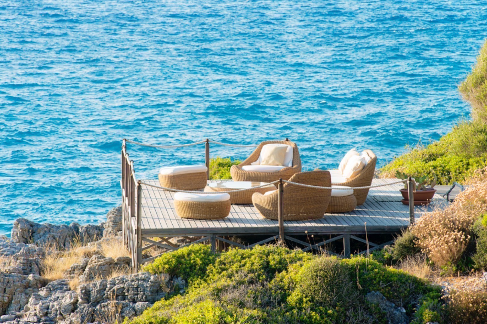 Samos Karlovasın'da Muhteşem Deniz Manzaralı, Modern Tasarımlı Villa