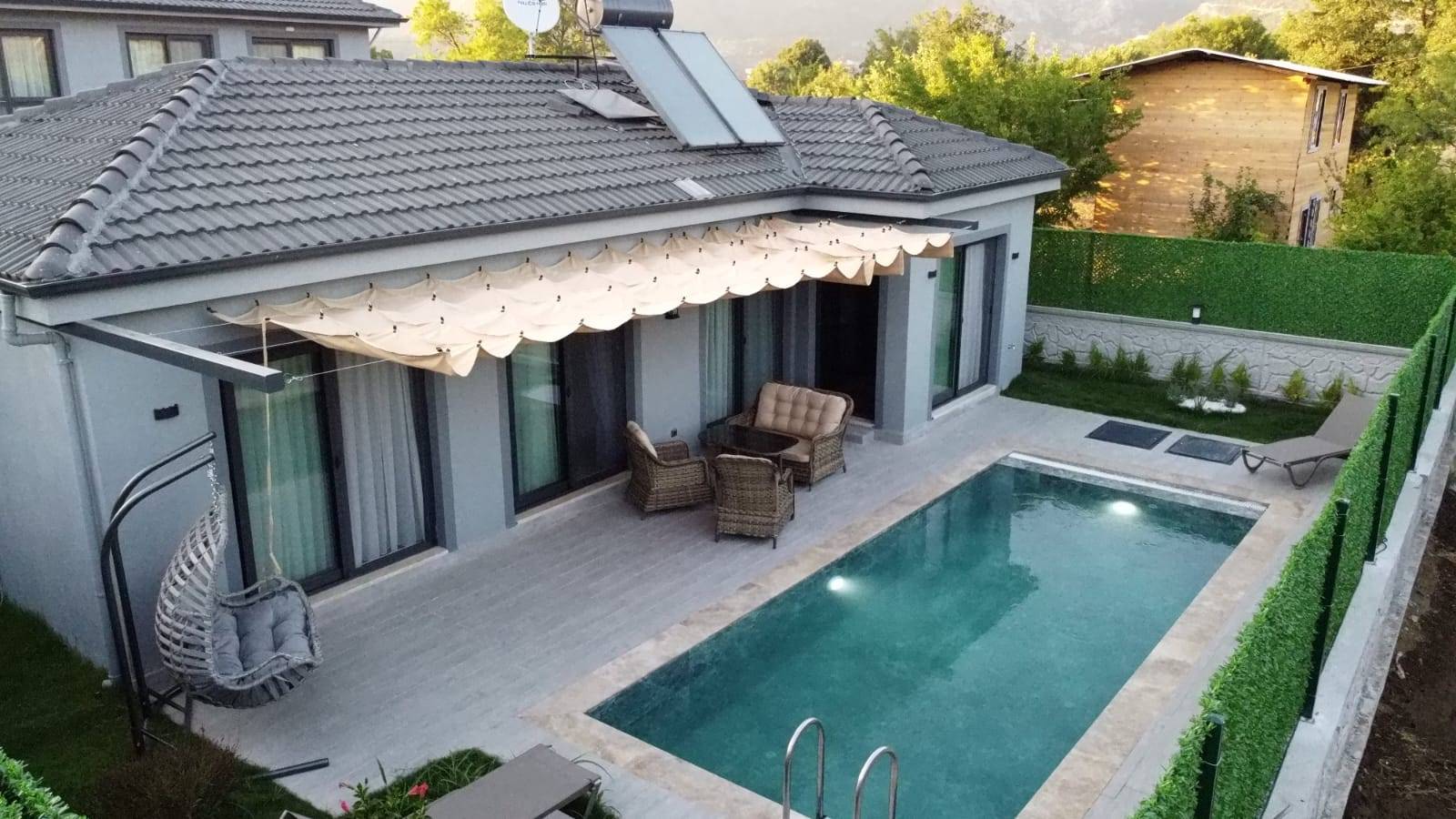 Fethiye Yeşilüzümlü'de Sakin Konumda, Özel Havuzlu, Modern Villa